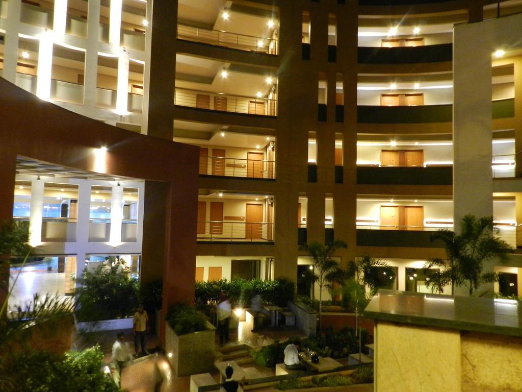 Hotel Rock Regency Toranagallu Exterior foto